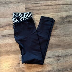 Gymshark essential legging. Black XS
